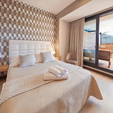 Sanchez ホテル アインサ