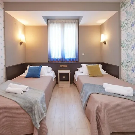 Sanchez Otel Aínsa