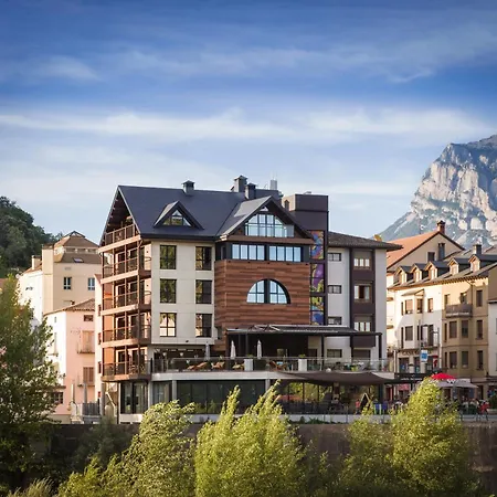 Sanchez ホテル 3*