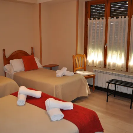 ホテル Sanchez アインサ