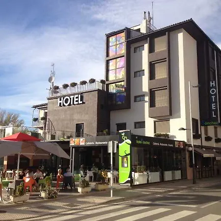 Sanchez Otel Aínsa